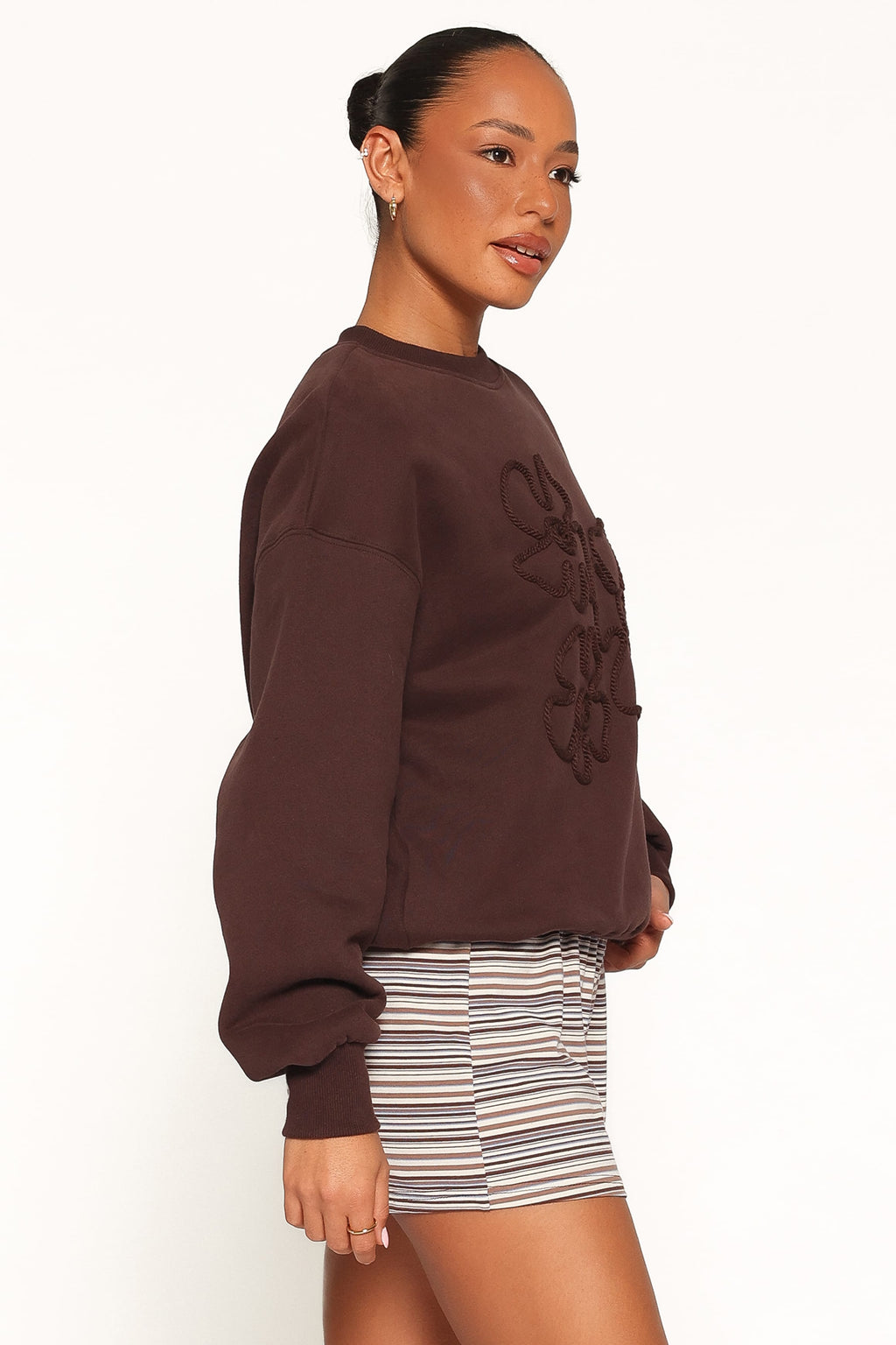 Sudadera bordada: marrón chocolate